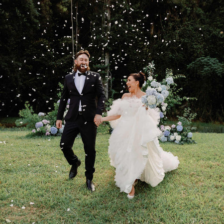 white|Hydrangea Petal Cannon - The Whole Bride