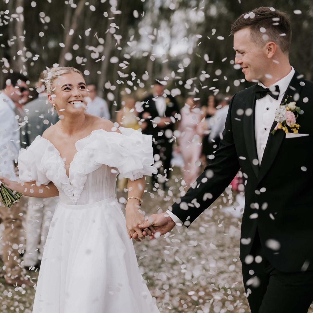 white|The Ultimate Confetti Bundle - Circle (cones, confetti + trays) - The Whole Bride