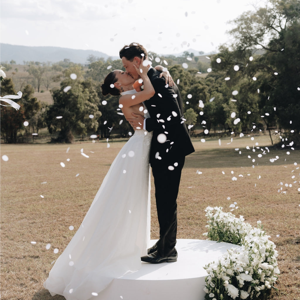 White|Biodegradable Confetti - Circle (Bag Only) - The Whole Bride