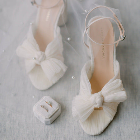 Cloud|Luxe Velvet Wedding Ring Box - The Whole Bride