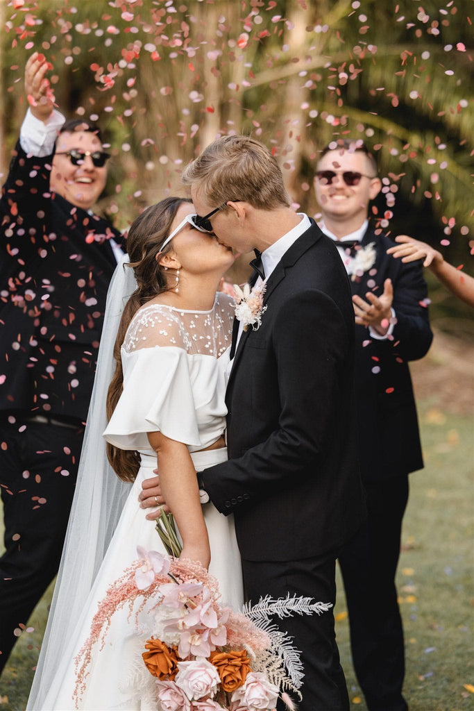 pink| biodegradable confetti