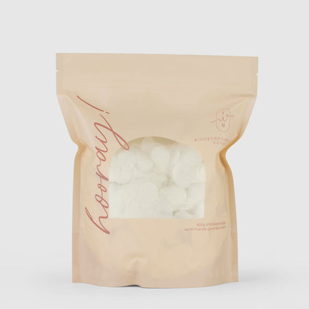 Biodegradable wedding confetti - eco-friendly wedding confetti - The Whole Bride